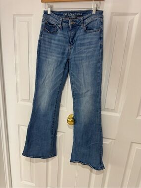 2 American Eagle Outfitters Medium Blue Flare Jeans Next Level Stretch